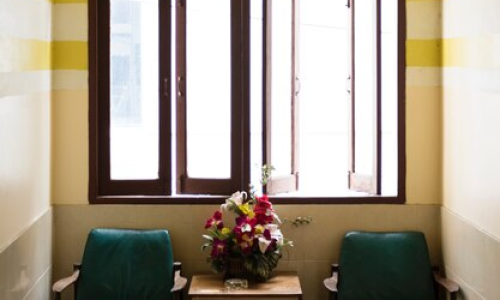 imageye___-_imgi_181_two-couches-with-yellow-wall_53876-65272